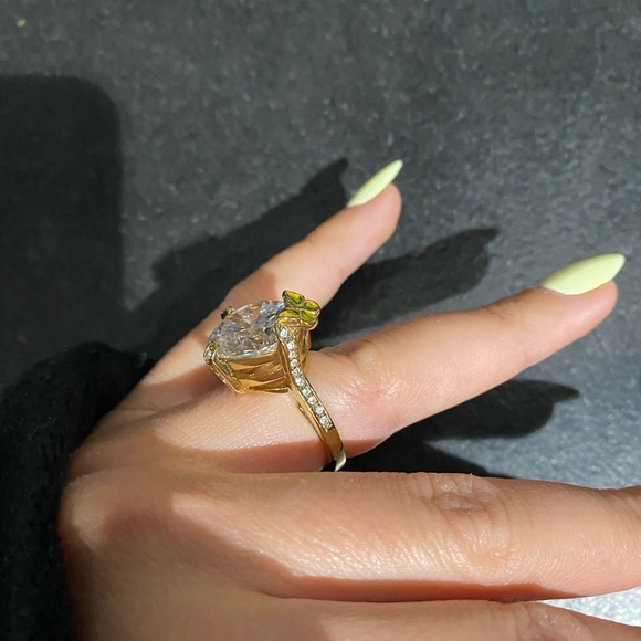 JUICY COUTURE RING like new! Big stud with butterfly 🦋 - Picture 2 of 2